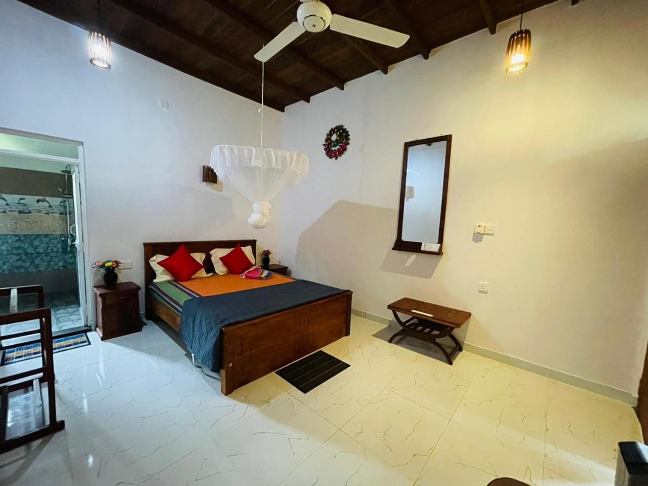Gold Sand Resort Bentota Exterior photo